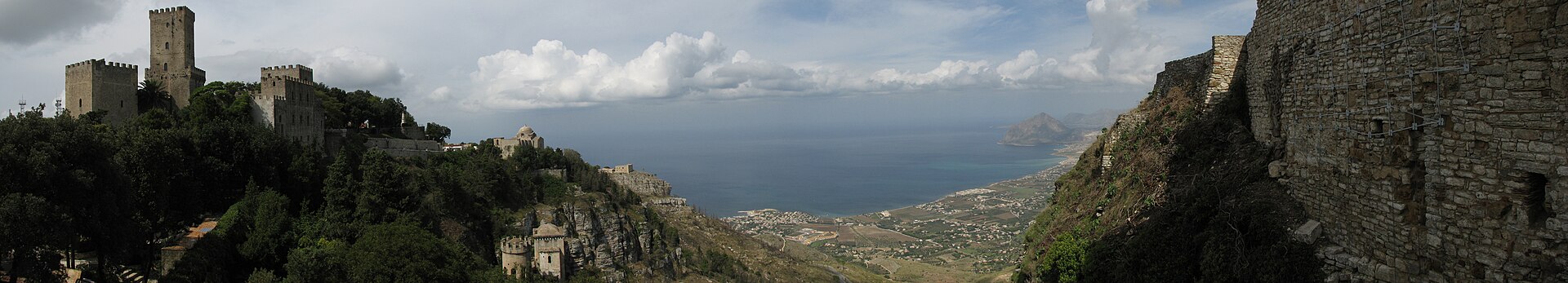 Il castello di Venere a Erice, sullo sperone roccioso